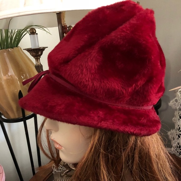 Vintage Molded Cranberry Hat